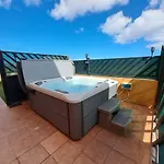 Villadunas - With Luxury Hot Tub And Tiki Roof Bar * Corralejo