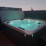 Villadunas - With Luxury Hot Tub And Tiki Roof Bar Corralejo