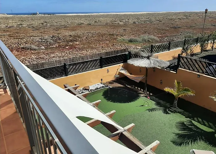 بيت للعطل Villadunas - With Luxury Hot Tub And Tiki Roof Bar *