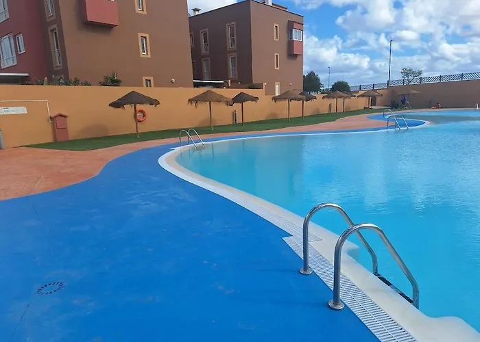 Villadunas - With Luxury Hot Tub And Tiki Roof Bar بيت للعطل *