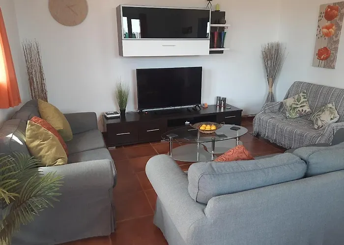 Villadunas - With Luxury Hot Tub And Tiki Roof Bar بيت للعطل *