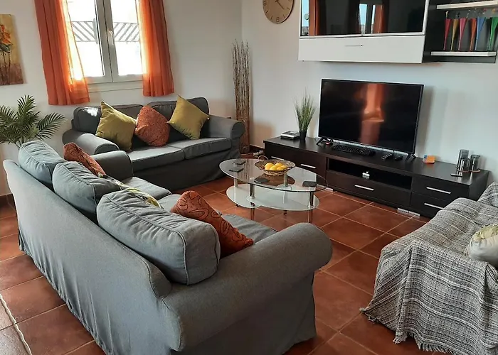 بيت للعطل Villadunas - With Luxury Hot Tub And Tiki Roof Bar *