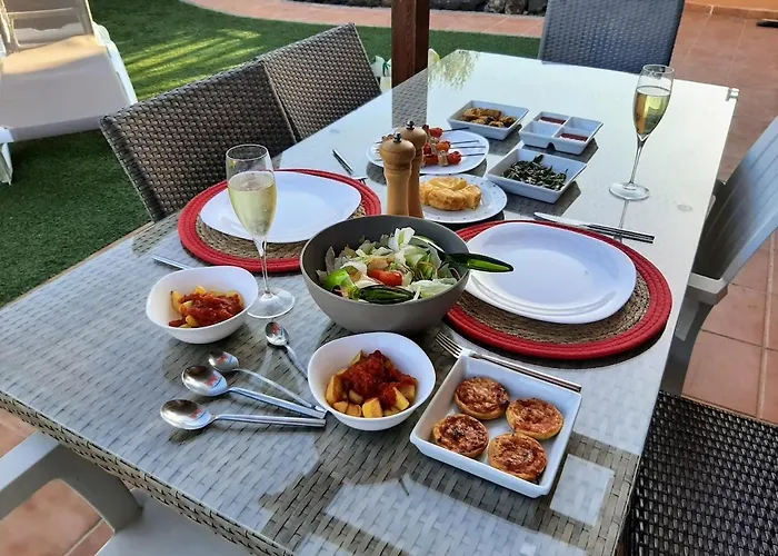 بيت للعطل Villadunas - With Luxury Hot Tub And Tiki Roof Bar