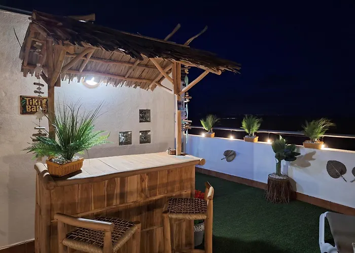 Villadunas - With Luxury Hot Tub And Tiki Roof Bar *