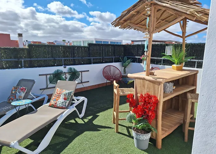 بيت للعطل Villadunas - With Luxury Hot Tub And Tiki Roof Bar *