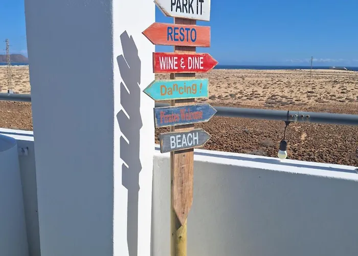 Villadunas - With Luxury Hot Tub And Tiki Roof Bar * Corralejo