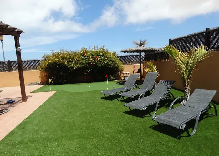 Hébergement de vacances Villadunas - With Luxury Hot Tub And Tiki Roof Bar *